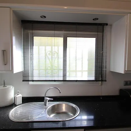 4 Bedroom Family With Private Pool In Martin Villa