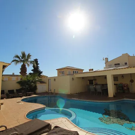 4 Bedroom Family With Private Pool In Martin *