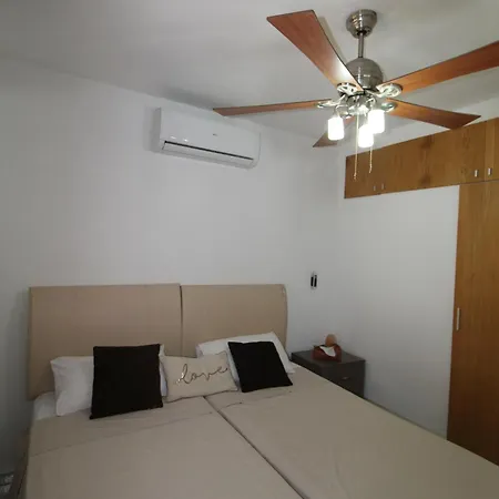 4 Bedroom Family With Private Pool In Martin Villa *
