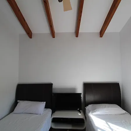 4 Bedroom Family With Private Pool In Martin Villacosta