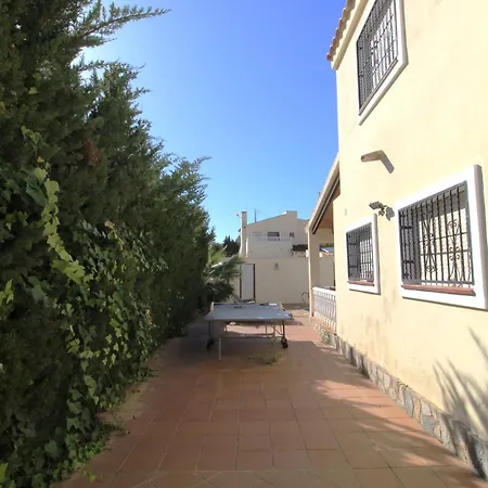 Villa 4 Bedroom Family With Private Pool In Martin Villacosta