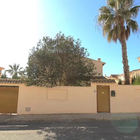 4 Bedroom Family With Private Pool In Martin Villa