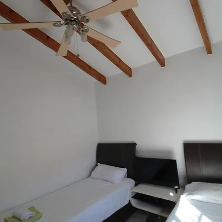 4 Bedroom Family With Private Pool In Martin Villa *