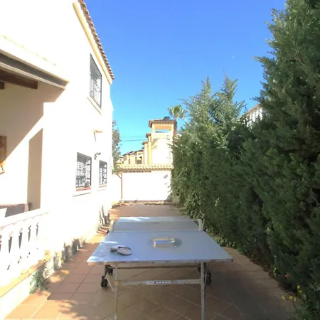 4 Bedroom Family With Private Pool In Martin Villa Villacosta