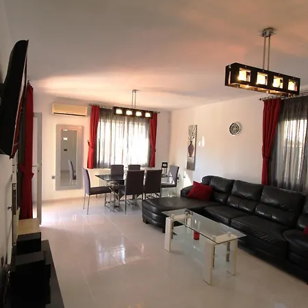 4 Bedroom Family With Private Pool In Martin