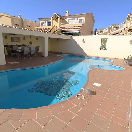 4 Bedroom Family With Private Pool In Martin Villa Villacosta