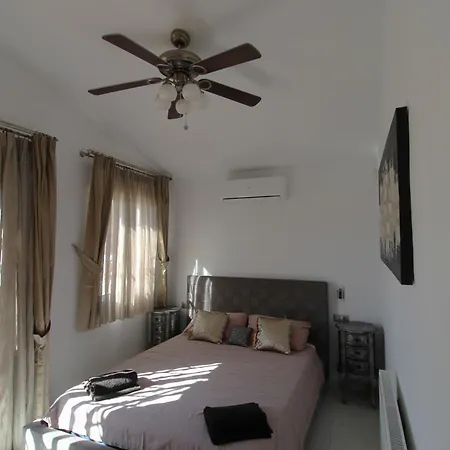 4 Bedroom Family With Private Pool In Martin *