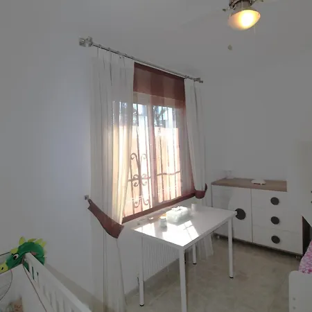 4 Bedroom Family With Private Pool In Martin Villa