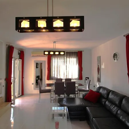 Villa 4 Bedroom Family With Private Pool In Martin