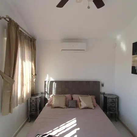 4 Bedroom Family With Private Pool In Martin Villa Villacosta