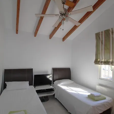 4 Bedroom Family With Private Pool In Martin * Villacosta